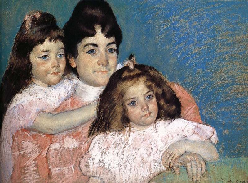  The Lady and her two daughter